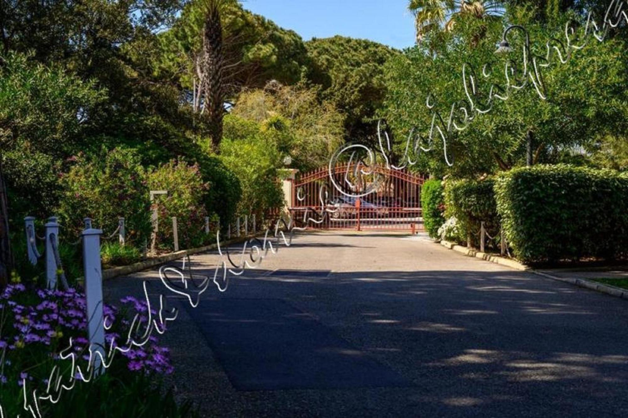 Magnifique Parc De La Presqu'Ile Avec Piscine Et Plage Face A Porquerolles ! 히에레 외부 사진