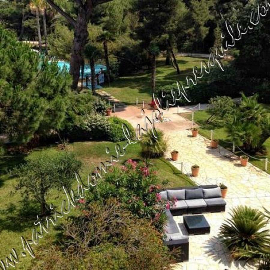 Magnifique Parc De La Presqu'Ile Avec Piscine Et Plage Face A Porquerolles ! 히에레 외부 사진